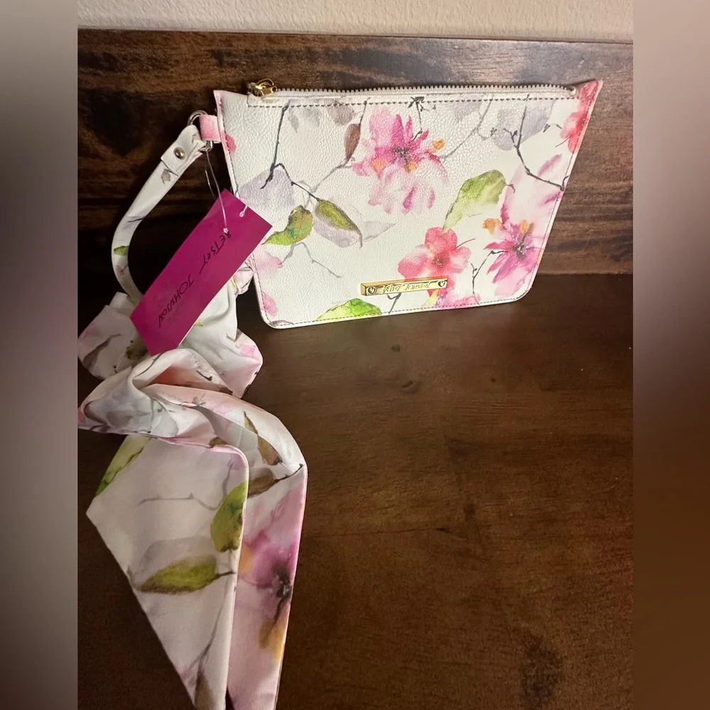Betsey Johnson NWT Wallet Wristlet & Scarf - Picture 2 of 5